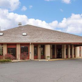 Quality Inn Macomb near University Area，位于马科姆的酒店