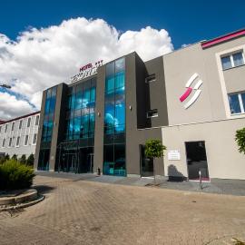 Hotel Sękowski，位于莱格尼察的酒店