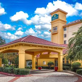 La Quinta by Wyndham Dallas North Central，位于达拉斯的酒店