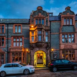The Castle Hotel, Conwy, North Wales - The Coaching Inn Group,位于康威的酒店