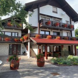 Žigon Bed & Breakfast，位于洛加泰茨的酒店