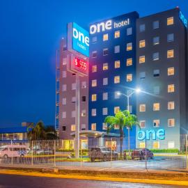 One Monterrey Aeropuerto,位于蒙特雷的酒店