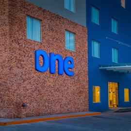 One Monclova，位于蒙克洛瓦的酒店