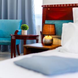 Lira Pacific Aparthotel，位于康斯坦察的酒店