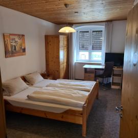 Hotel & Gasthof zur Post，位于Neumarkt-Sankt Veit的酒店