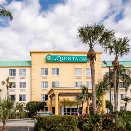 La Quinta by Wyndham Melbourne Viera，位于墨尔本的酒店