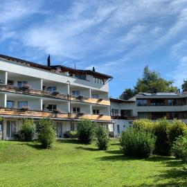 Hotel am Waldrand，位于弗利姆斯的酒店