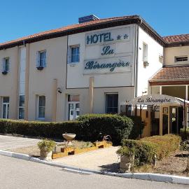 Hôtel La Bérangère，位于佩鲁日的酒店