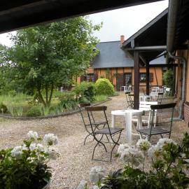 Les Granges Du Bout De La Ville，位于Montville的酒店