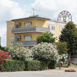 Hotel Sabatino，位于福洛尼卡的酒店