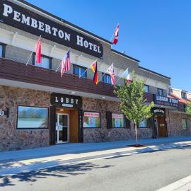 Pemberton Hotel (Motel)，位于彭伯顿的酒店