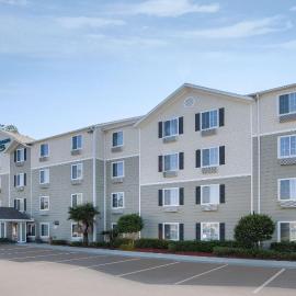 WoodSpring Suites Jacksonville Beach Blvd，位于杰克逊维尔的酒店