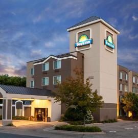 Days Inn by Wyndham Eagan Minnesota Near Mall of America，位于伊根的酒店