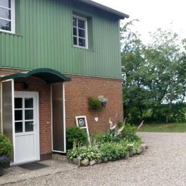 Thomsen - familienfreundliche Ferienwohnung mit großem Garten，位于塔尔普的酒店