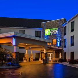 Holiday Inn Express Great Barrington by IHG，位于大巴灵顿的酒店