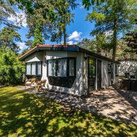 Chalet "de Hazelnoot" te Diever，位于迪弗尔的酒店