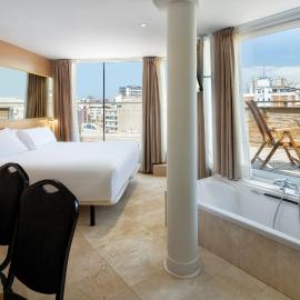 B&B HOTEL Tarragona Centro Urbis，位于塔拉戈纳的酒店