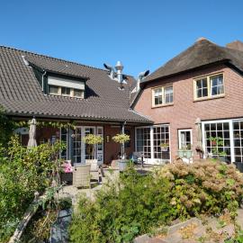 B&B-Hotel de Joremeinshoeve，位于卡茨休维尔的酒店