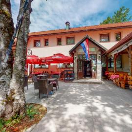 Planinarski Centar Petehovac，位于代尔尼采的酒店