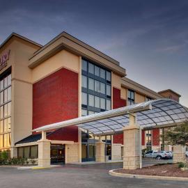 Drury Inn & Suites Evansville East，位于埃文斯维尔的酒店