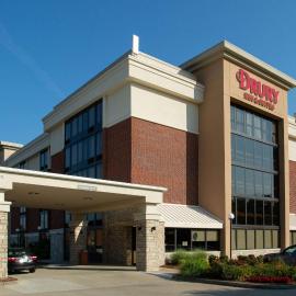 Drury Inn & Suites Louisville East，位于路易斯威尔的酒店