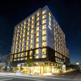 Shin Shin Hotel Cheonjiyeon，位于西归浦市的酒店