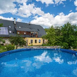 Family apartments V Zátiší，位于多尔尼莫拉瓦的酒店