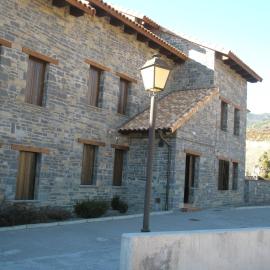 Apartamentos Portal de Ordesa，位于菲斯卡尔的酒店