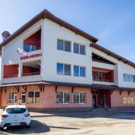 Apartments DIEM，位于萨莫科夫的酒店