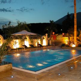 Palazzo Rosenthal Vesuview Hotel & Resort，位于泰卡斯的酒店