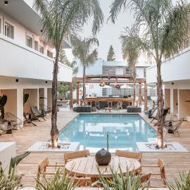 More Meni Residence & Suites,位于蒂加基的酒店