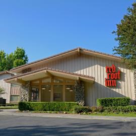 Red Roof Inn San Dimas - Fairplex，位于圣迪马斯的酒店