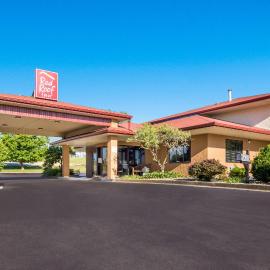 Red Roof Inn Shelbyville，位于谢尔比维尔的酒店