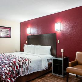 Red Roof Inn Slidell，位于斯莱德尔的酒店