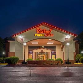 Red Roof Inn PLUS+ & Suites Opelika，位于欧佩莱卡的酒店