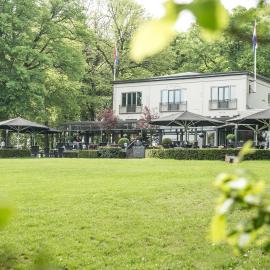 Hotel Restaurant De Wolfsberg，位于赫鲁斯贝克的酒店