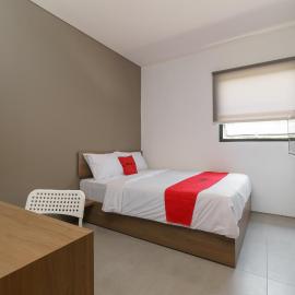 RedDoorz Syariah near Rumah Sakit Medika Dramaga，位于茂物的酒店