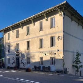 Le Relais des Cavaliers，位于Villeneuve-dʼEntraunes的酒店
