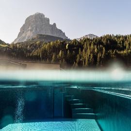Hotel Touring Dolomites，位于圣克里斯蒂娜的酒店