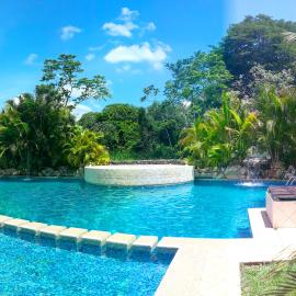 AXKAN PALENQUE, ALBERCAS, GASTRONOMIA MAR y TIERRA & TRAVEL AGENCY，位于帕伦克的酒店