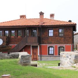 Red House，位于科普里夫什迪察的酒店