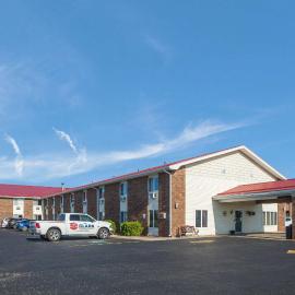 Econo Lodge Inn & Suites Escanaba North，位于埃斯卡诺巴的酒店