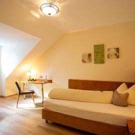 Gasthaus und Hotel Göttler Josef，位于Rumeltshausen的酒店