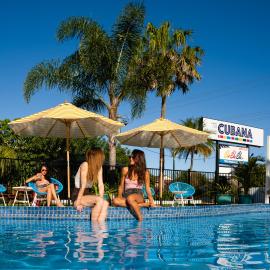 The Cubana Ballina，位于巴利纳的酒店