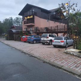 Pensiunea Melinda，位于彼得罗沙尼的酒店