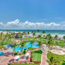 Crowne Plaza Resort Salalah by IHG，位于塞拉莱的酒店