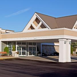enVision Hotel & Conference Center Mansfield-Foxboro，位于曼斯费尔德的酒店