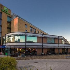 Holiday Inn London Brentford Lock by IHG，位于布伦特福德的酒店