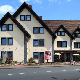 Hotel Vier Spitzen，位于Lauenförde的酒店