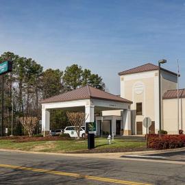 Quality Inn Richmond Airport，位于桑兹顿的酒店
